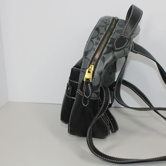 COACH Academy Pack Shoulder sling bag in excellent condition - Picture 8 of 8